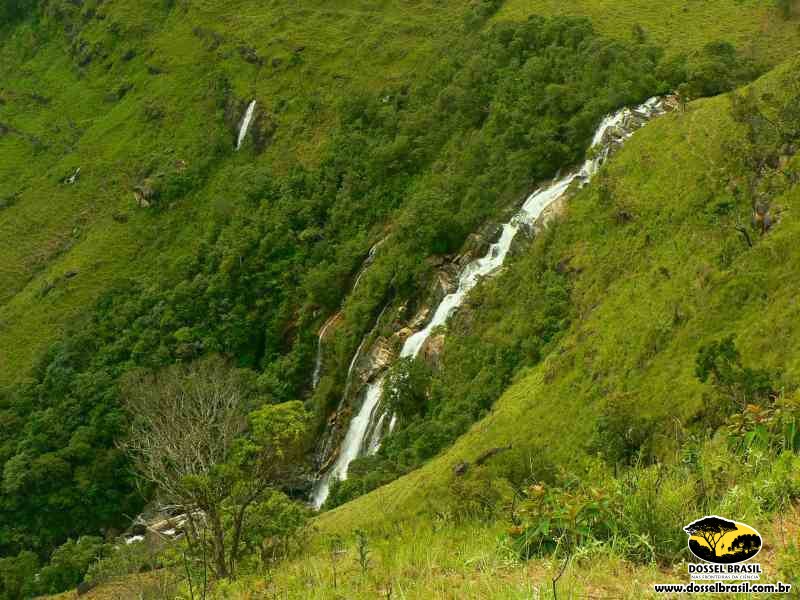 Cachoeira-Cachoeira-do-Juju-130-mts-de-queda-Serra-do-chapadão-Baependi