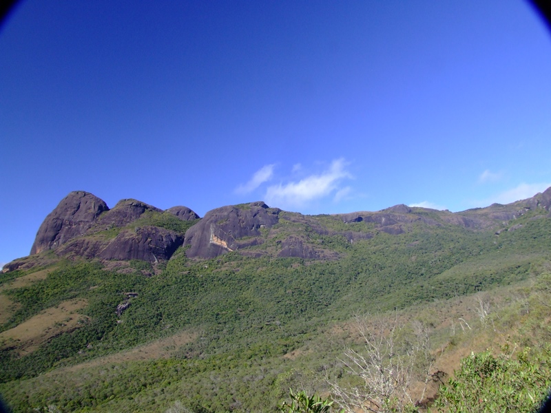 Pico-do-Papagaio-Aiuruoca-2100-metros-